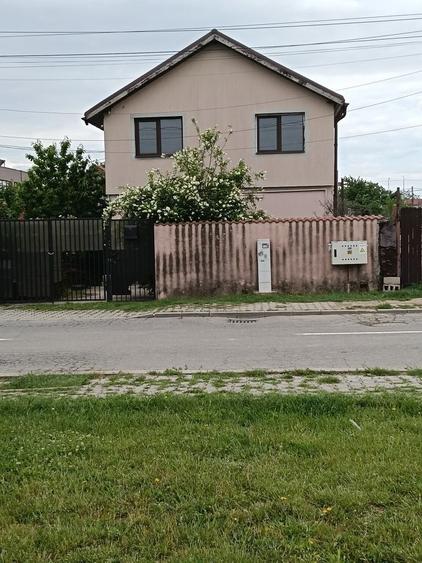 Casă cu 3 camere în Central