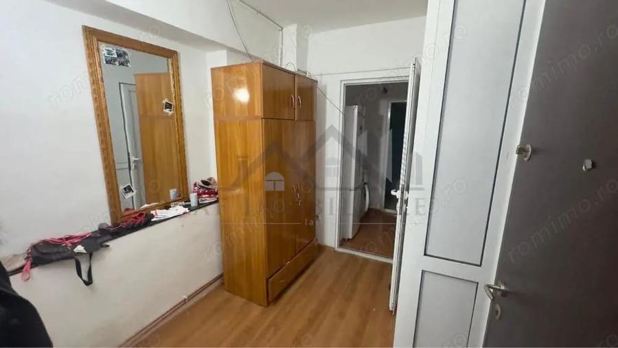 Apartament cu 2 camere decomandat în Filiași