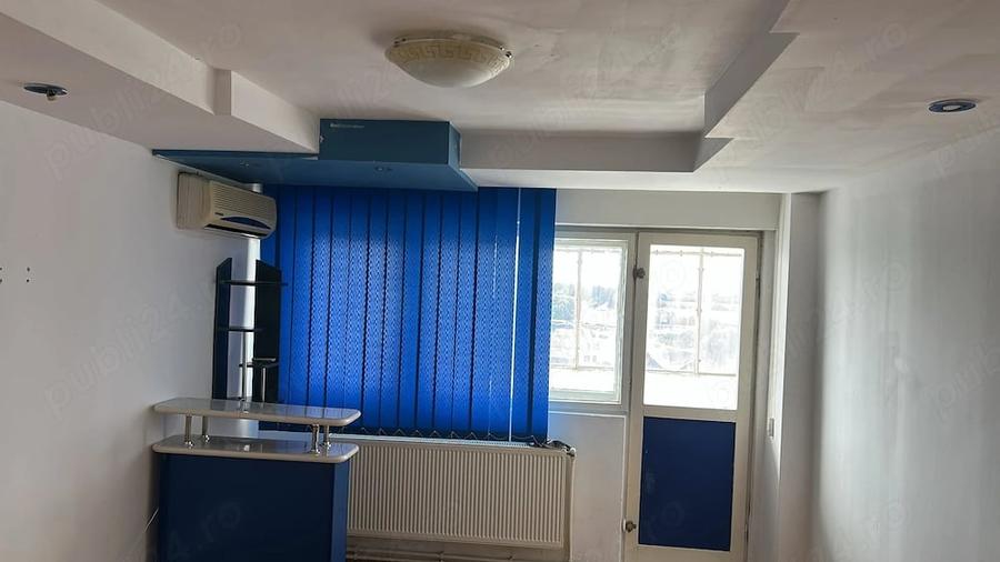 Apartament cu 3 camere nedecomandat în Central