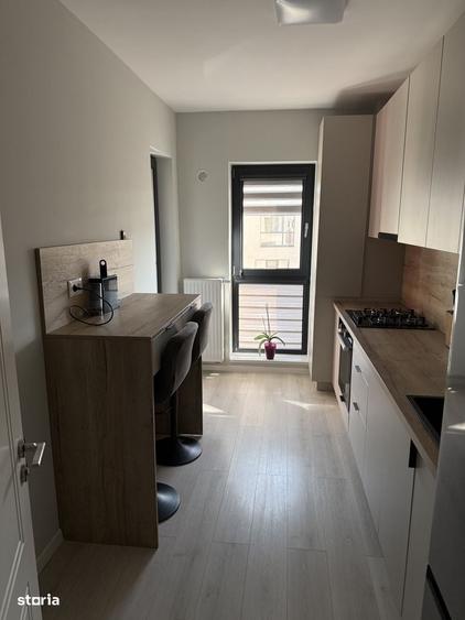 Apartament cu 3 camere decomandat în Drumul Taberei