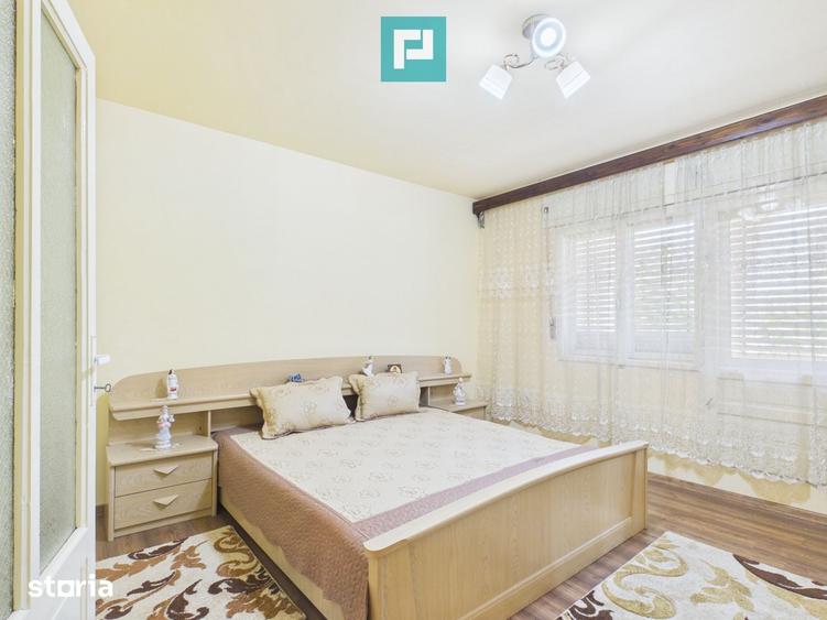 Casă cu 10 camere cu Teren 503 Mp în Central