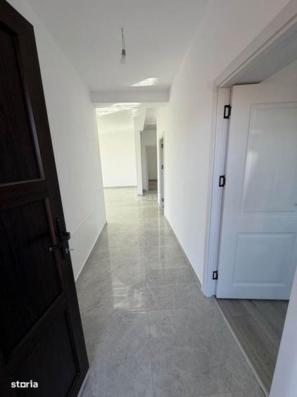 Casă cu 4 camere în Uricani