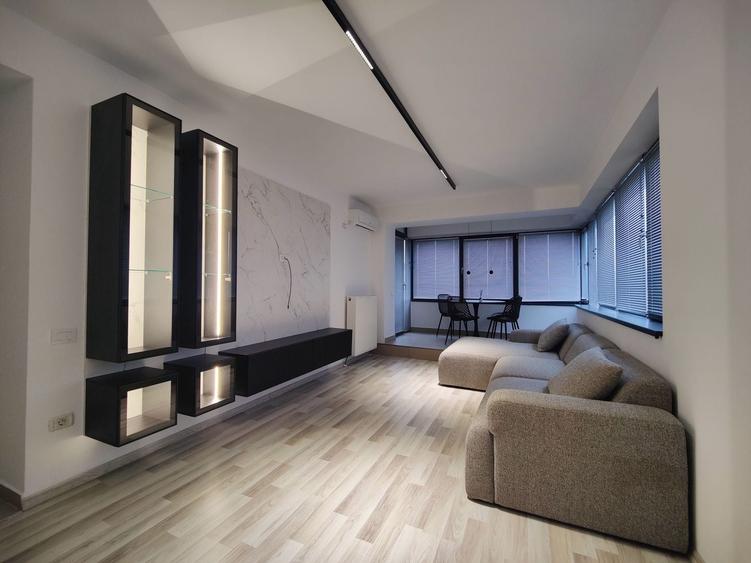 Apartament cu 2 camere decomandat în Est