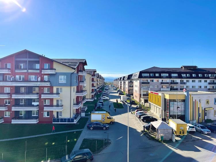 Apartament cu 3 camere decomandat în Sânpetru