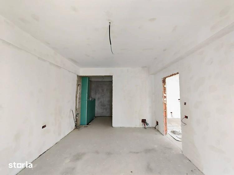 Apartament cu 3 camere semidecomandat în Băneasa