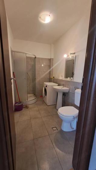Apartament cu 2 camere semidecomandat în Eremia