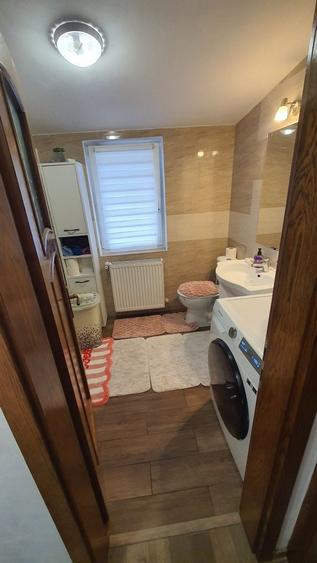 Apartament cu 3 camere decomandat în Est