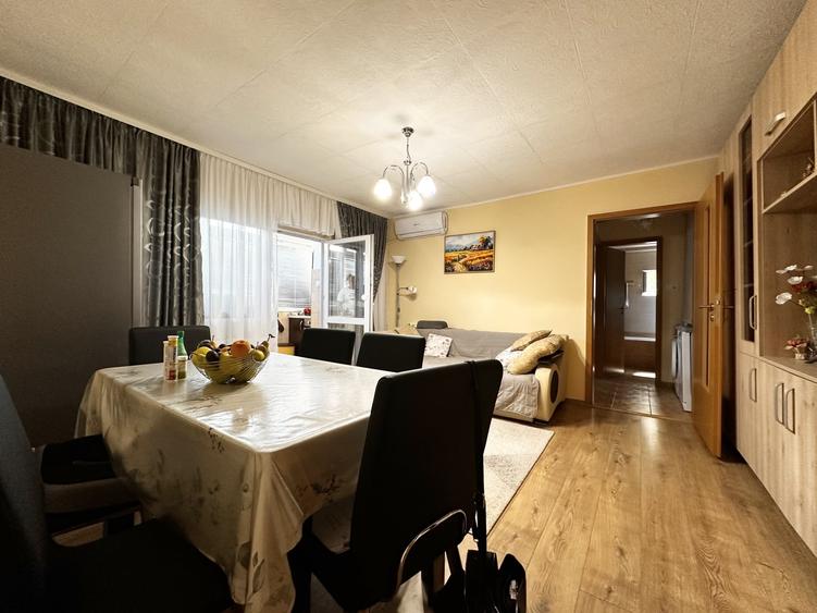 Apartament cu 3 camere semidecomandat, mobilat în Dâmbovița