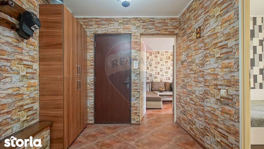 Apartament cu 2 camere decomandat în Triaj