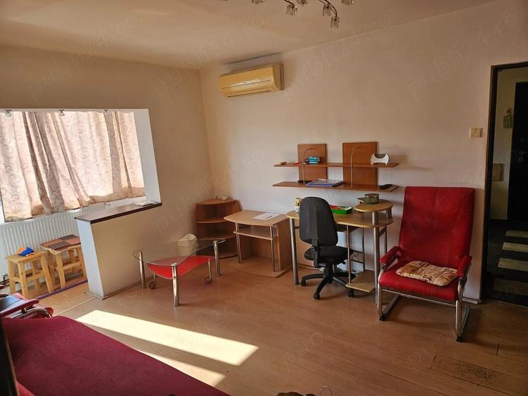 Apartament cu 2 camere semidecomandat în Soarelui