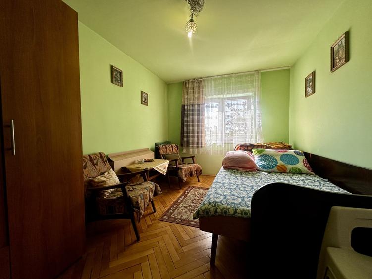 Apartament cu 3 camere decomandat, mobilat în Dâmbovița