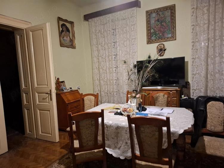 Apartament cu 3 camere semidecomandat în P-ța Maria