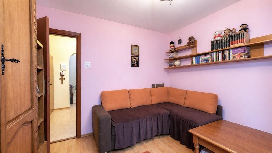 Apartament cu 3 camere decomandat, mobilat în Brâncoveanu