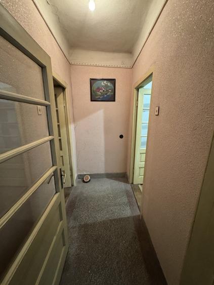 Casă individuală cu 6 camere cu Teren 400 Mp în Traian