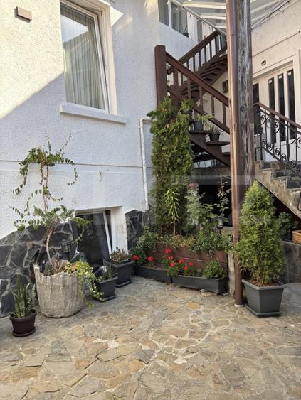 Apartament cu 2 camere semidecomandat, mobilat în Centrul Istoric