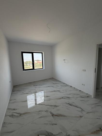 Apartament cu 2 camere decomandat în Giroc