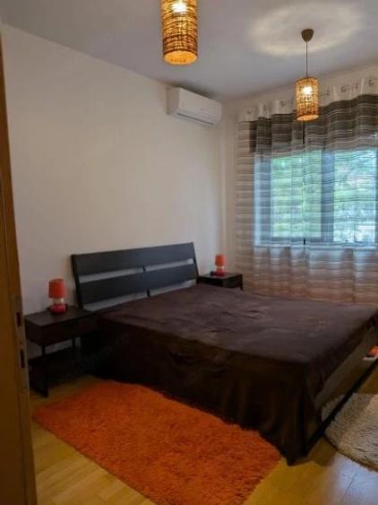 Apartament cu 3 camere decomandat, mobilat în Parcul Carol