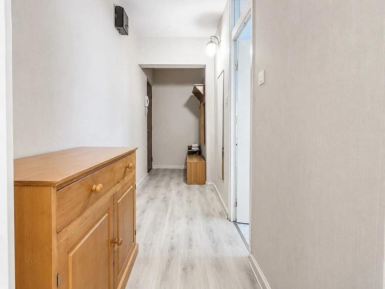 Apartament cu 2 camere semidecomandat în Girocului