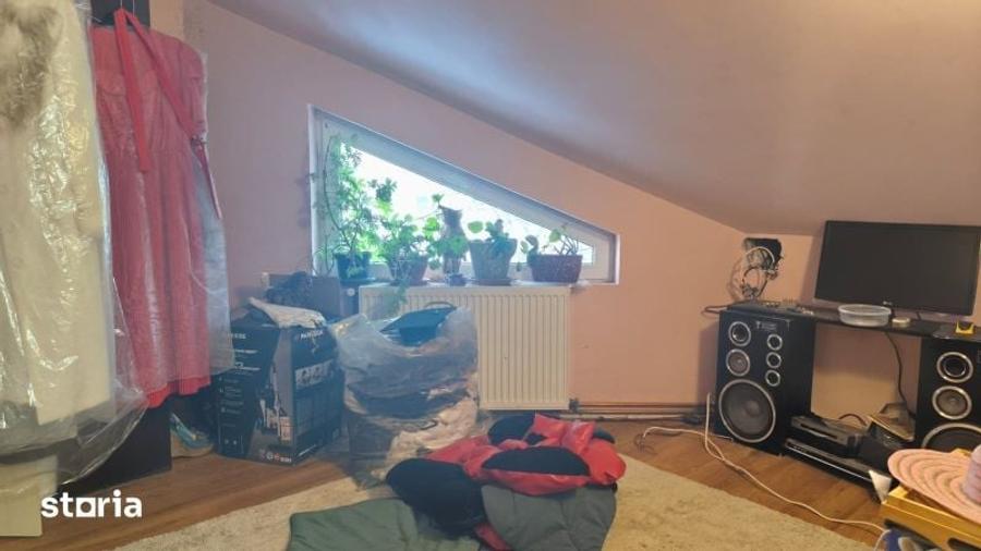 Casă cu 3 camere cu Teren 828 Mp în Șoimuș
