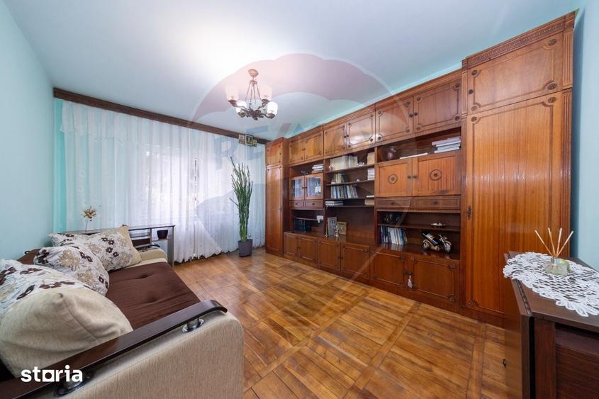 Apartament cu 3 camere decomandat, mobilat în Astra