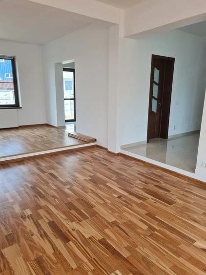 Casă cu Teren 500 Mp în Central