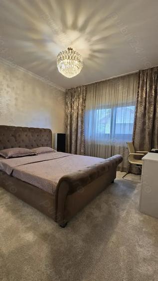 Casă cu 4 camere cu Teren 2530 Mp în Central