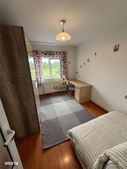 Apartament cu 3 camere în Peneș Curcanul