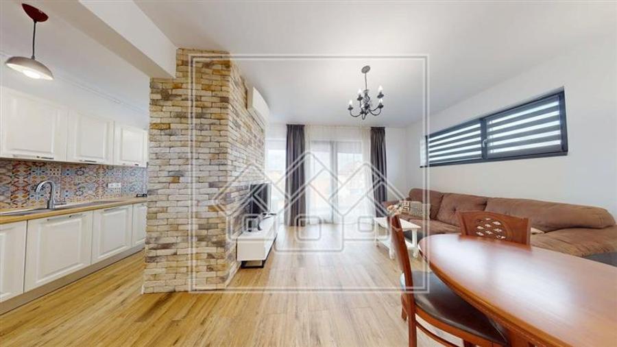 Apartament cu 2 camere decomandat în Piața Cluj
