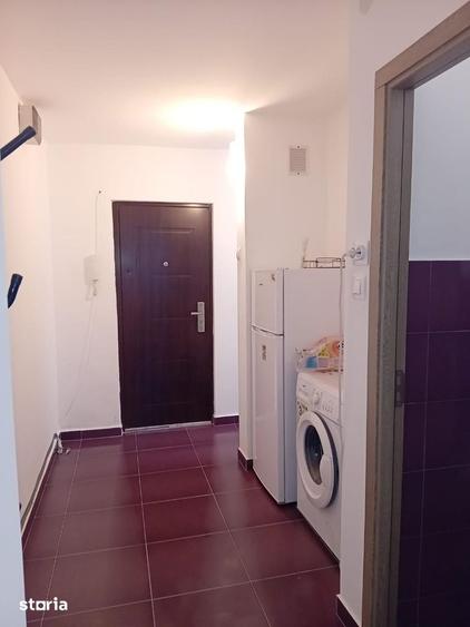 Garsonieră decomandată, mobilată în Girocului