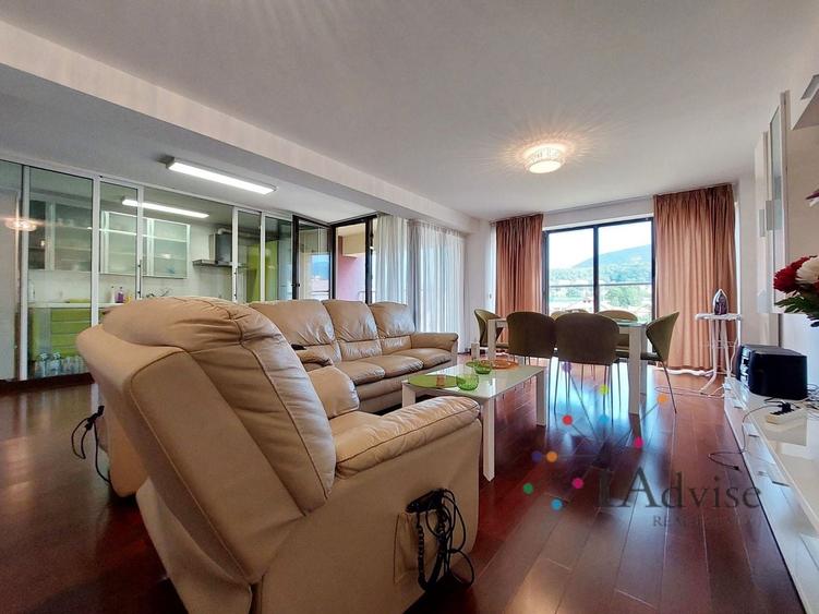 Apartament cu 4 camere decomandat în Brașovul Vechi