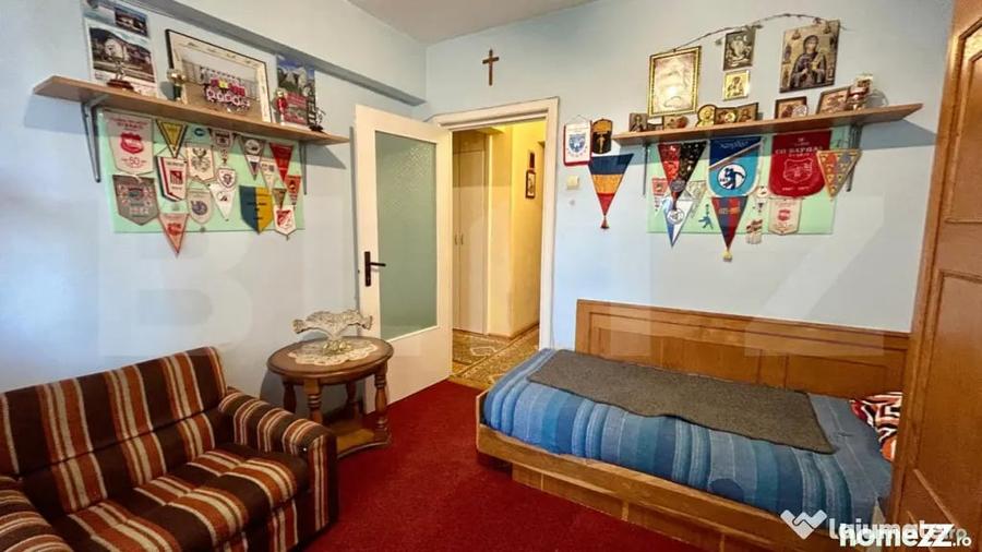 Apartament cu 4 camere decomandat în Dacia