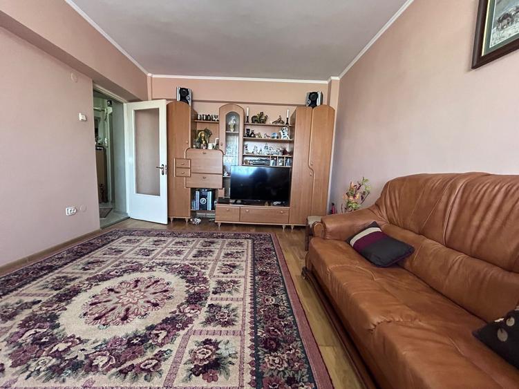 Apartament cu 3 camere decomandat, mobilat în Dorobanți