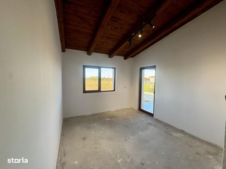 Casă cu 4 camere cu Teren 652 Mp în Nojorid
