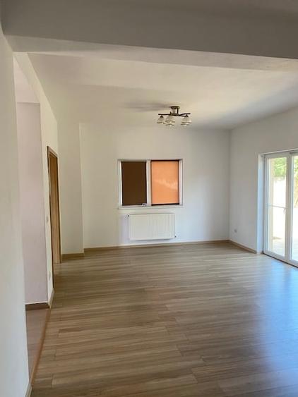 Duplex cu 4 camere cu Canalizare în Dumbrăvița