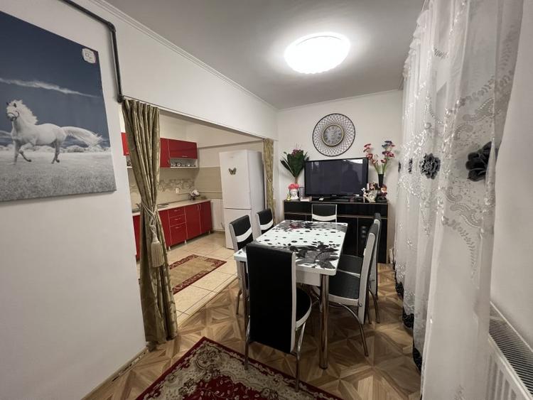 Casă individuală cu 3 camere cu Canalizare în Sud
