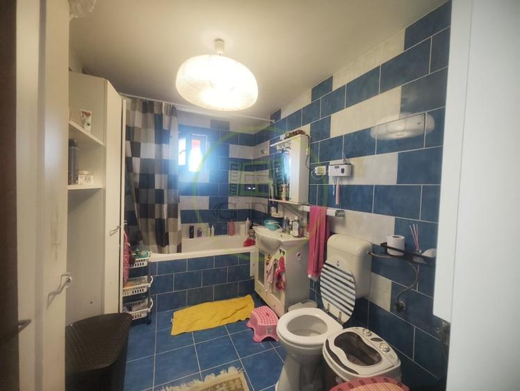 Casă individuală cu 6 camere cu Canalizare în Braniște (Podari)