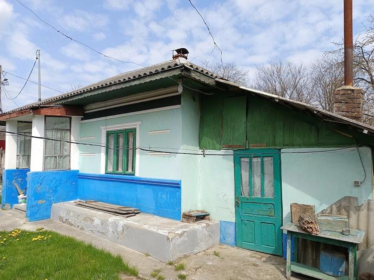 Casă cu 4 camere cu Teren 3045 Mp în Oțeleni