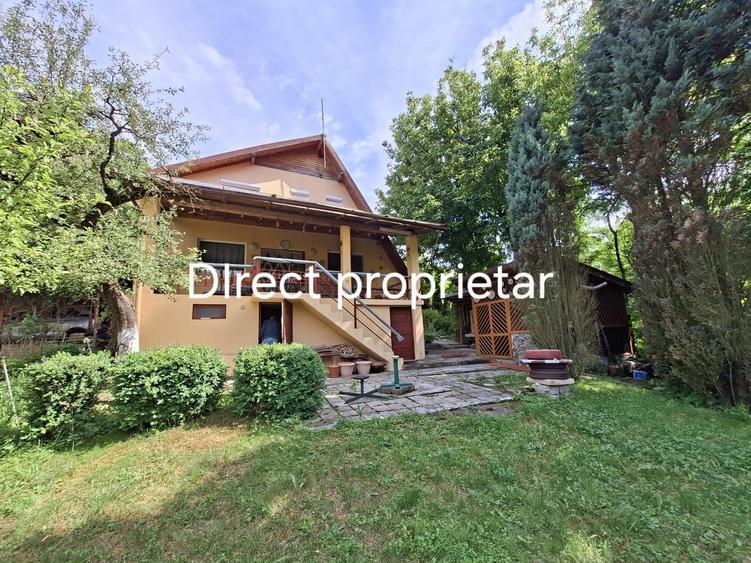 Casă cu 4 camere cu Teren 3300 Mp în Central