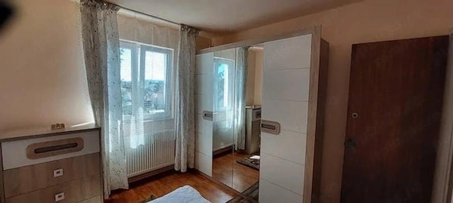 Apartament cu 2 camere semidecomandat, mobilat în Central