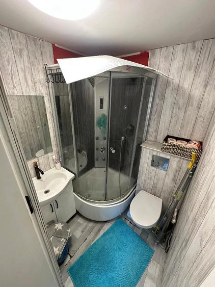 Casă cu 5 camere cu Teren 1000 Mp în Brezoaia