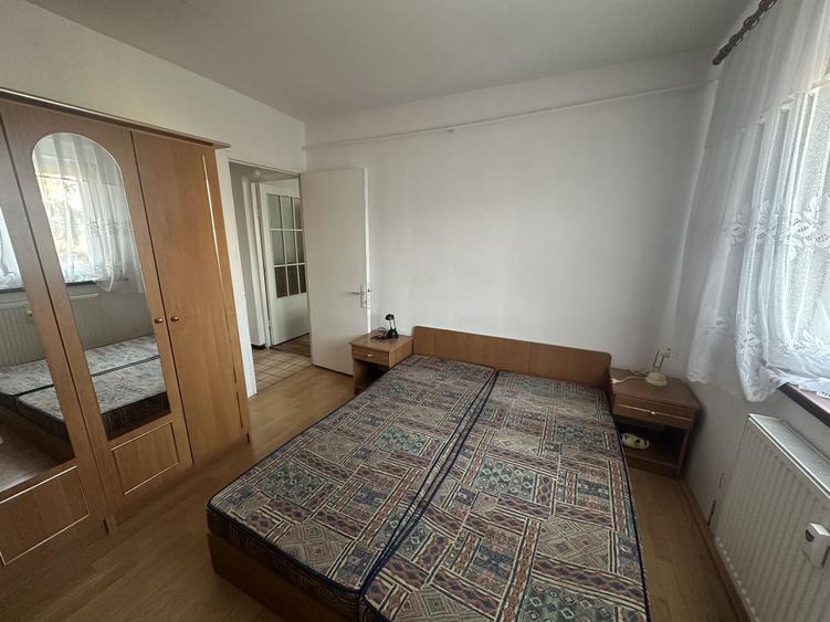 Apartament cu 2 camere semidecomandat, mobilat în Central