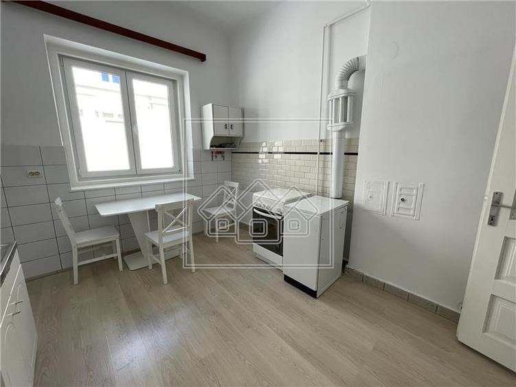 Apartament cu 4 camere circular în Central