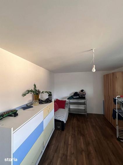 Casă cu 5 camere cu Teren 500 Mp în Central