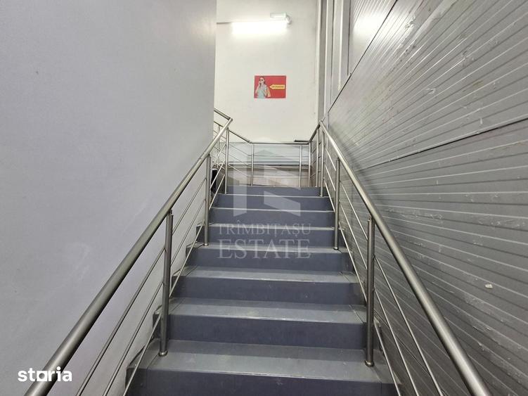 Spațiu comercial, de 900 mp, în Ștefăneștii de Jos