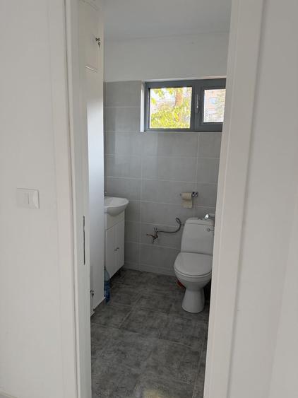 Spațiu comercial, de 60 mp, în Podu Roș
