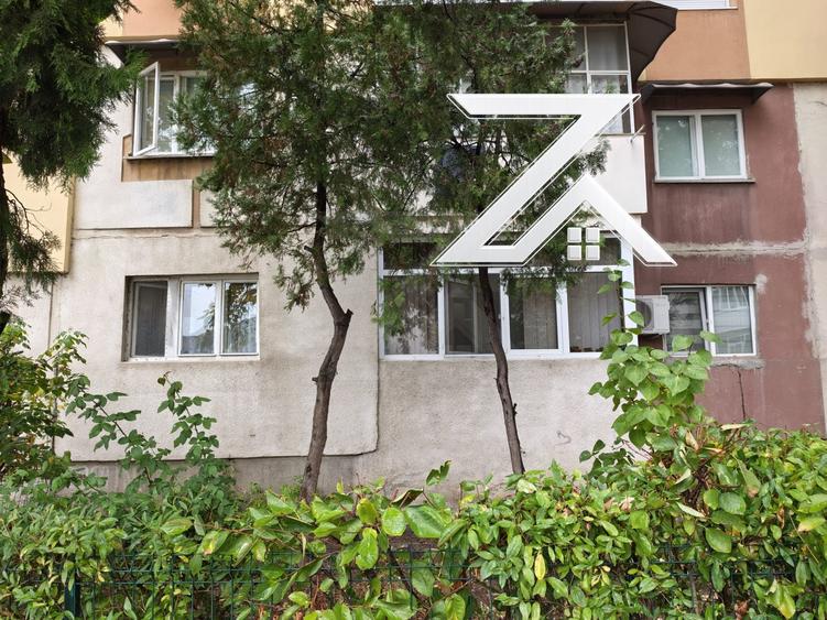 Apartament cu 3 camere decomandat, mobilat în Craiovița Nouă