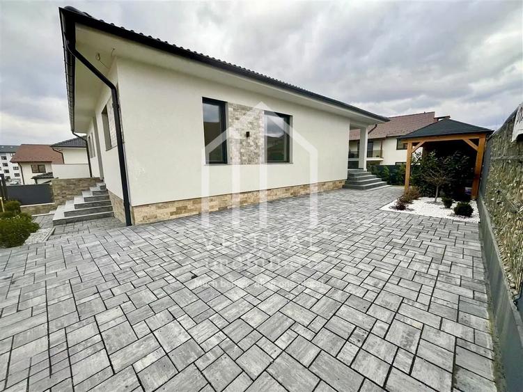 Casă individuală cu 4 camere cu Canalizare în Șelimbăr