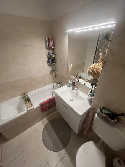 Apartament cu 3 camere decomandat în Alexandriei