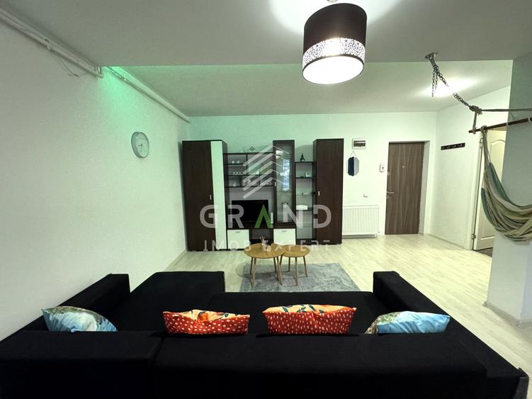 Apartament cu 2 camere semidecomandat, mobilat în Florești