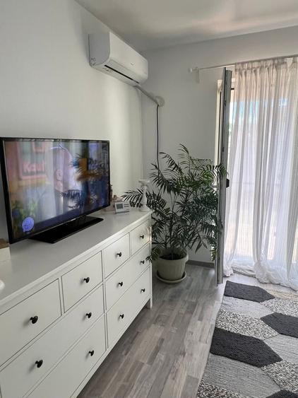 Casă cu 3 camere cu Teren 25 Mp în 1 Decembrie